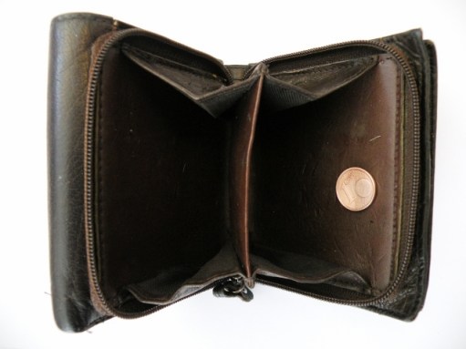 lege-portemonnee-640x480